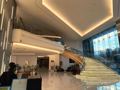 Golden Peak Hotel & Suites