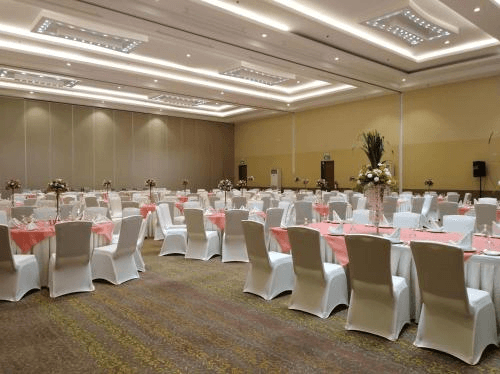 Golden Peak Hotel & Suites